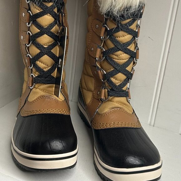 Sorel Girls Tofino II Pac Boots, Waterproof & Insulated Girls Size 2C - Picture 2 of 6